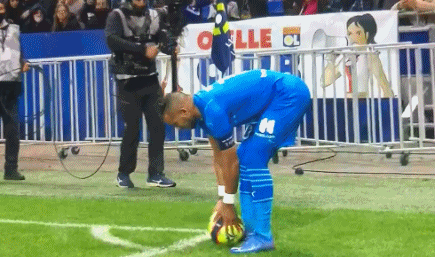 英超前瞻：狼队开局14轮不胜沦为鱼腩，曼联冲击欧战区