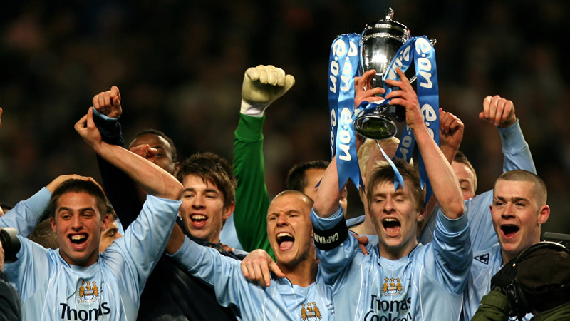 赖因德斯：米兰今年有机会争冠；未来是否会回归？回头见吧（赖因德斯：米兰本季有望争冠；是否回归？改日再谈）