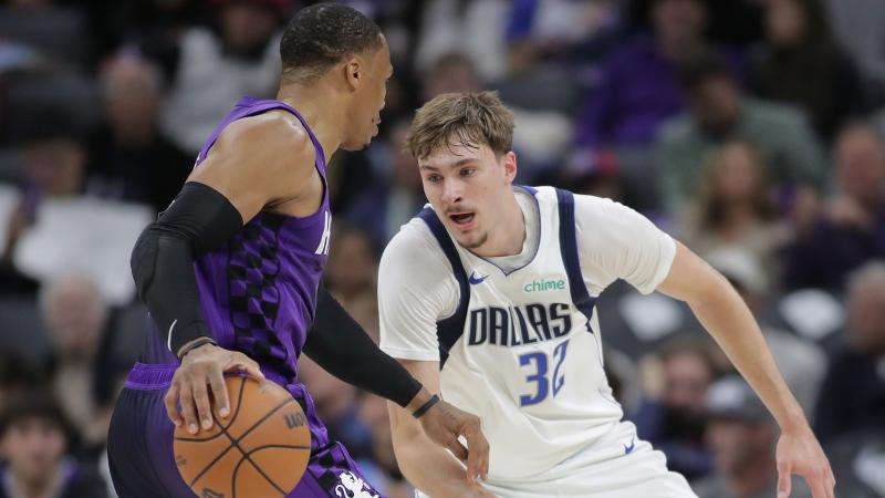 广东籍球员廖锦涛、吕焯毅参与英博队内的大连话挑战，前者胜（英博队内大连话挑战：广东籍廖锦涛胜出，吕焯毅参赛）