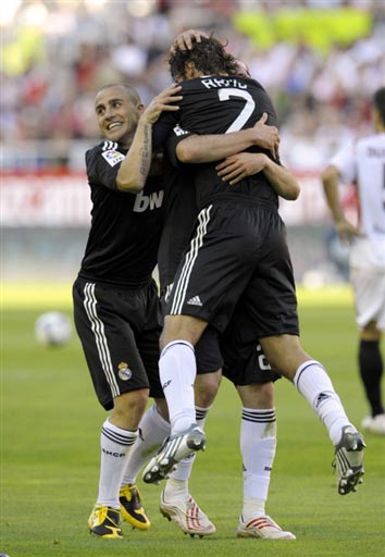 葡超战报：阿格霍瓦双响，波尔图3-1阿马多拉之星（葡超：阿格霍瓦梅开二度，波尔图3-1力克阿马多拉之星）