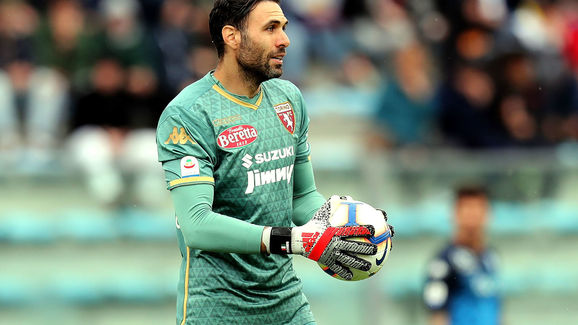 罗马诺：伊镇与那不勒斯就租借卡尤斯特达成协议，等球员点头（罗马诺：伊镇与那不勒斯已谈妥卡尤斯特租借，正待球员同意）