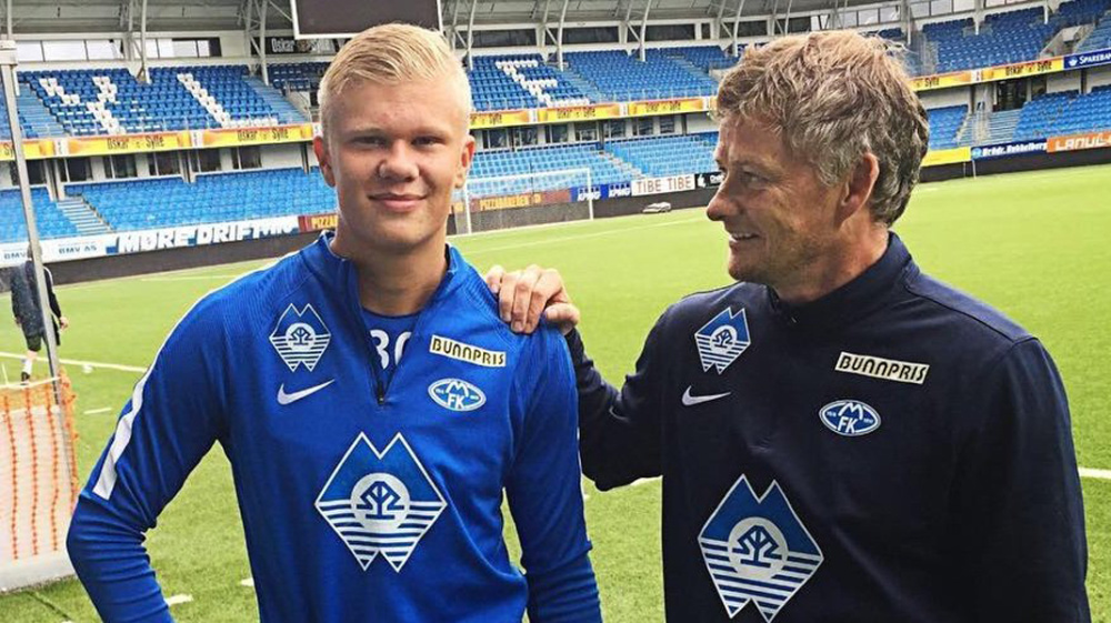 状态不佳！爱德华兹11中3得到15分5失误（手感低迷！爱德华兹11投3中仅拿15分并出现5次失误）