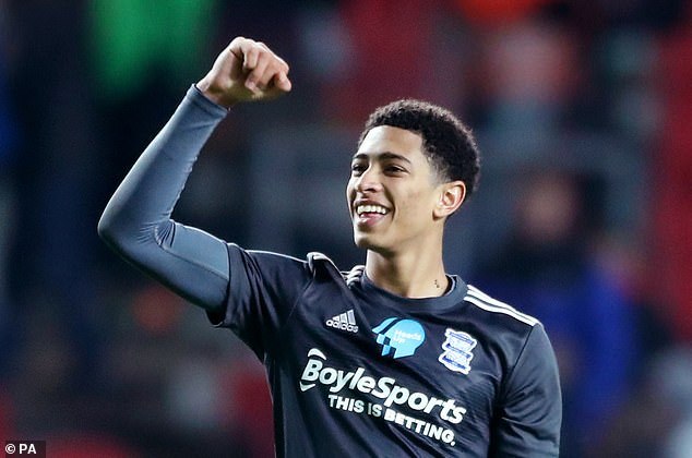 谁首发，谁落选？罗杰斯搅局，三狮世界杯十号位5人竞争上岗（首发归属与落选悬念并存：罗杰斯搅动格局，三狮世界杯10号位五人混战）