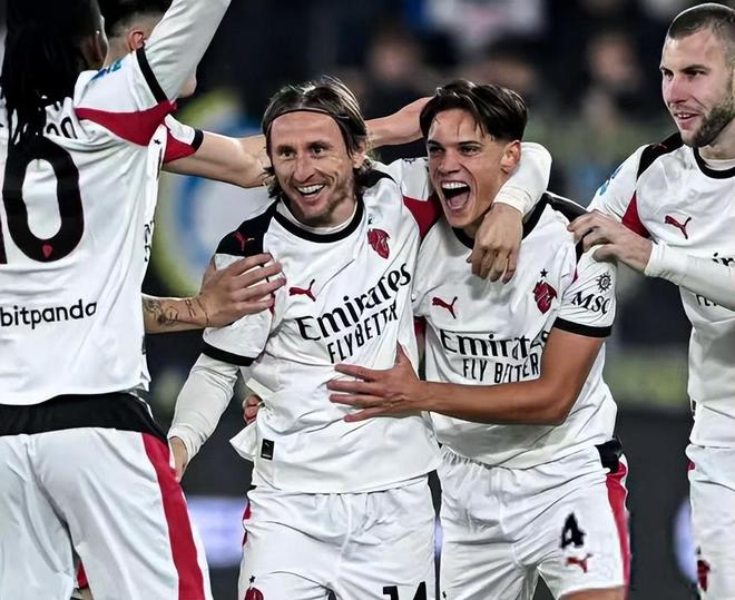 徐根宝：希望海港为国输送更多优秀球员，我们的目标是世界杯（徐根宝：海港要为国家队培养更多人才，目标直指世界杯）