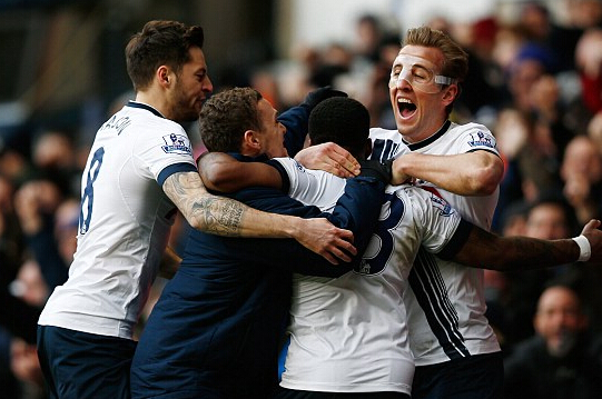 足球欧冠淘汰赛再次出现争议红牌（欧冠淘汰赛再现红牌争议）