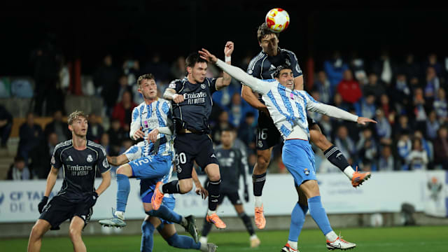 拼！本赛季抢回球权的次数：哈特29次领跑，VJ排名第二（本季夺回球权次数榜：哈特以29次居首，VJ位列第二）