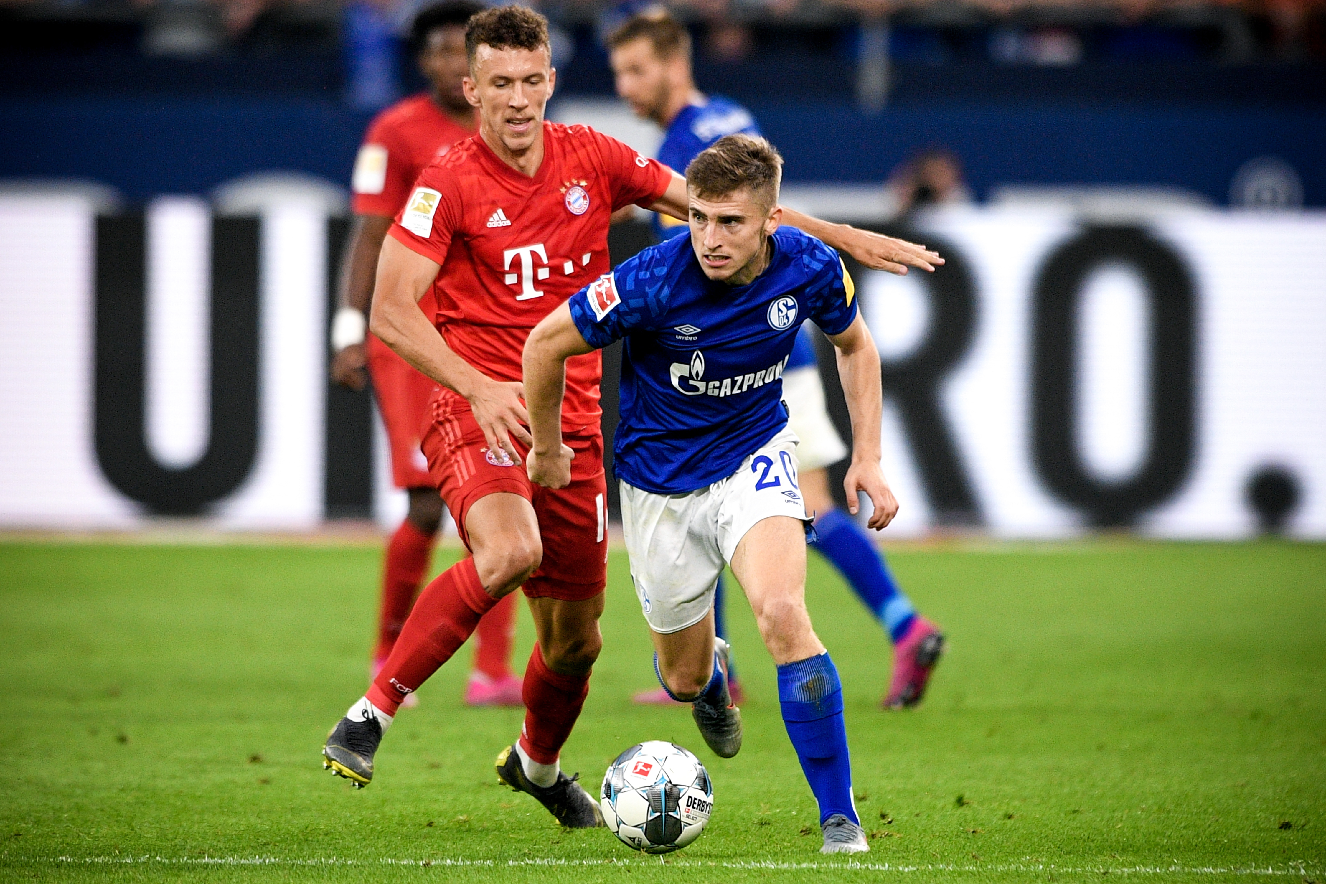 皇马本场25次射门，为本赛季西甲比赛没赢球球队中射门第二多（皇马本场射门25次，排名本季西甲未取胜球队第2多）