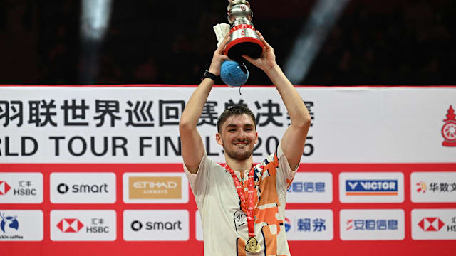 记者：阿坎吉因流感缺席训练，球员身体状况将于明日进行评估（记者：阿坎吉因流感无缘训练，身体情况将在明日评估）