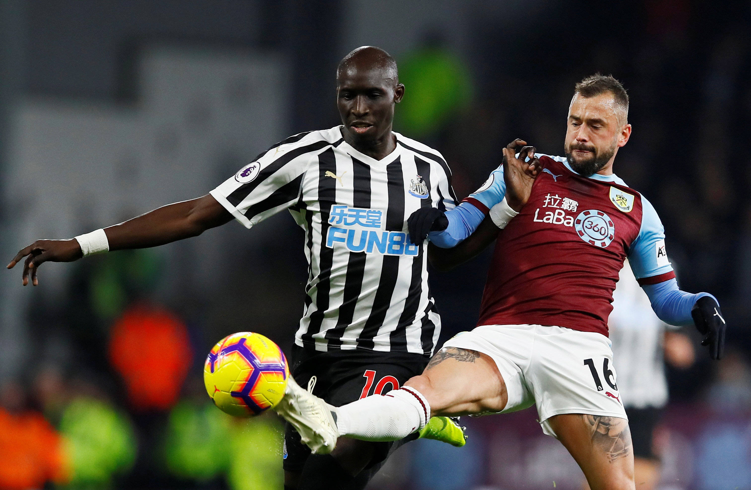 马卡：哈维-阿隆索在青年队时代曾两次拒绝毕包的邀约（据马卡报道，哈维·阿隆索在青训时期两度婉拒毕尔巴鄂竞技的邀约）