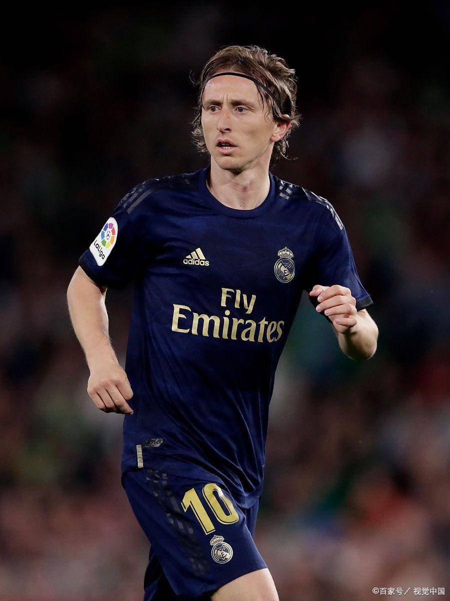 温格：除英超球队之外，拜仁和巴黎是最有希望赢得欧冠的球队（温格：英超之外，欧冠最大热门是拜仁与巴黎）