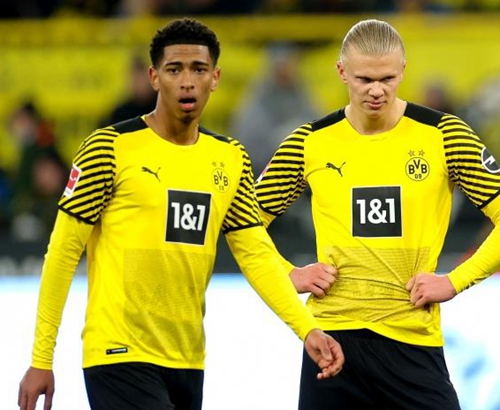 阿斯：拉菲尼亚因为肌肉不适缺战贝蒂斯，他能出战下场欧冠（阿斯：拉菲尼亚肌肉不适无缘战贝蒂斯，预计下场欧冠可复出）